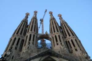 Lee más sobre el artículo LA SAGRADA FAMILIA, LA MÁS GRANDIOSA DE LAS OBRAS DE GAUDÍ