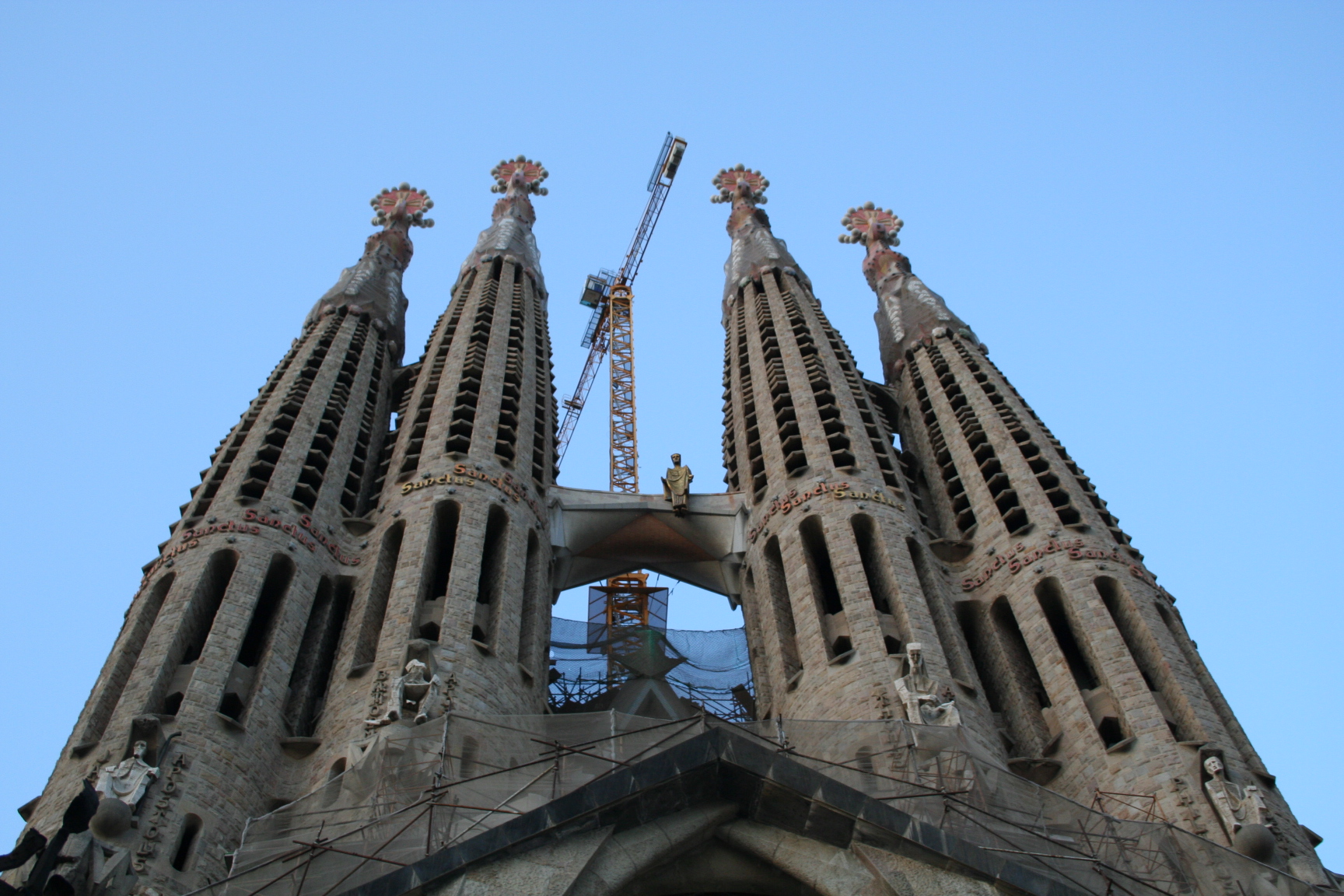 En este momento estás viendo LA SAGRADA FAMILIA, LA MÁS GRANDIOSA DE LAS OBRAS DE GAUDÍ